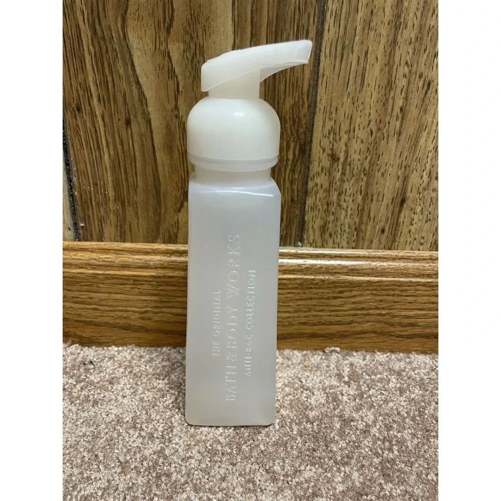 Rare Bath‎ & Body Works Velvet Tuberose Gentle Foaming Hand Soap Discontinued